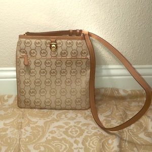 Michael Kors Signature Crossbody Purse